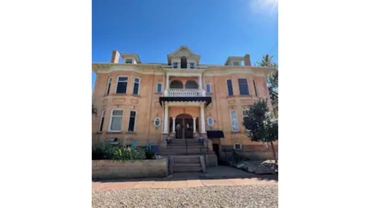 City Park West Condo | Charming 1-Bedroom condo in City Park West, Denver