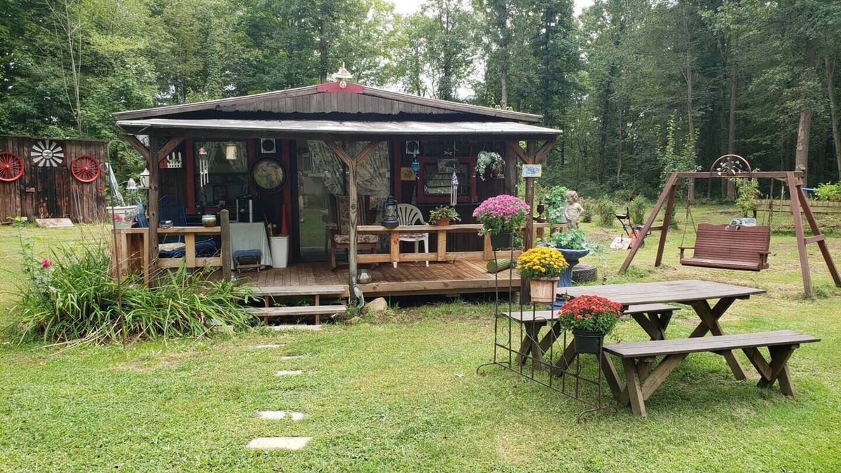 Dorset Cottage | Charming 1-bedroom cottage with WiFi and AC in Amish Country