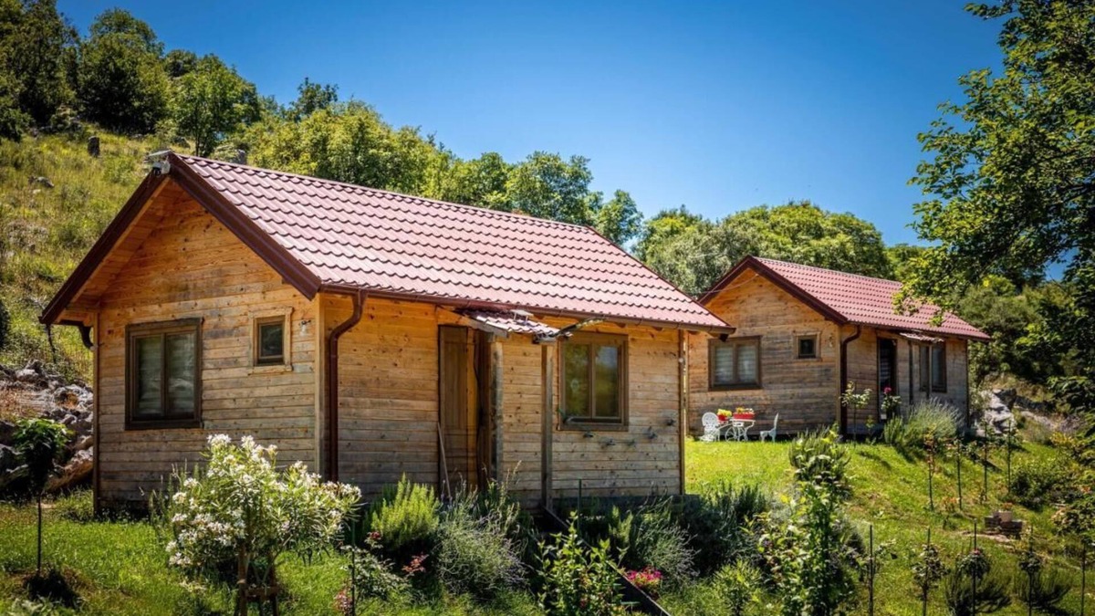 Karuc Cottage | Charming 1-bedroom cottage in marvelous Zeta with WiFi, AC
