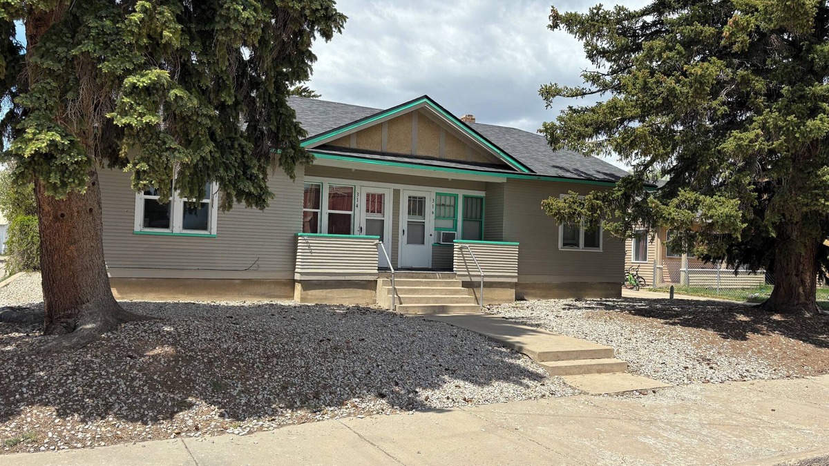 Rawlins House | Charming 1-bedroom Duplex with AC, WiFi, Gym access etc.