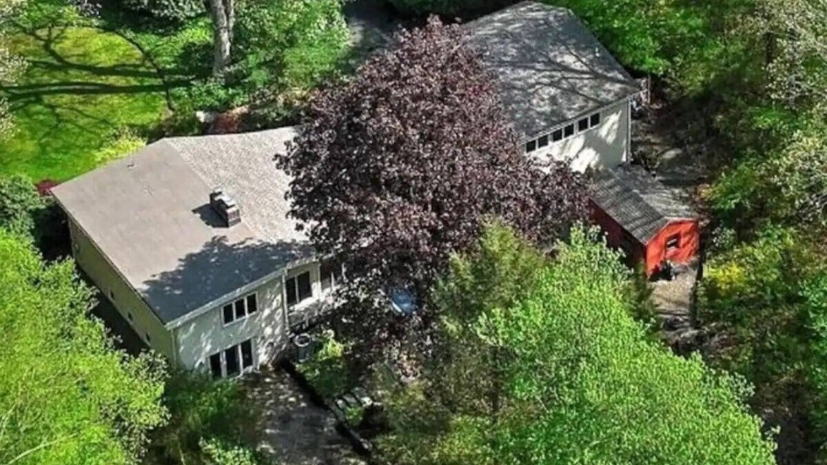 Monroe Apartment | Charming 1-Bedroom duplex apartment in Monroe