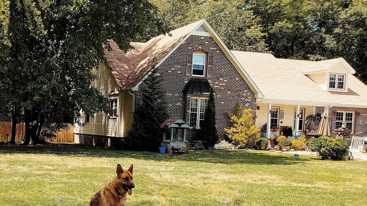 Petersburg House | Charming 1-bedroom house in Petersburg with AC, WiFi. Enjoy your stay