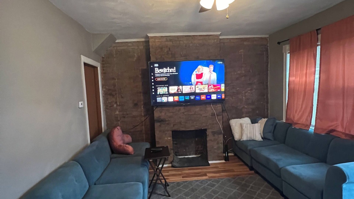 South Side House | Charming 1-bedroom house with AC, WiFi in lovely Pittsburgh Southside