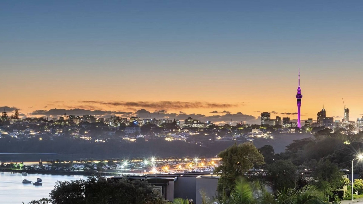 Orakei House | Charming 1-Bedroom Home in Prestigious Orakei