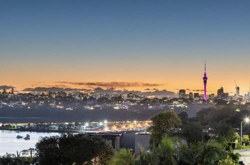 Orakei House | Charming 1-Bedroom Home in Prestigious Orakei