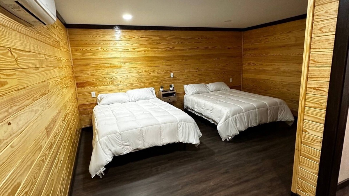Timpson Hotel | Charming 1-bedroom hotel with WiFi and AC in wonderful Timpson