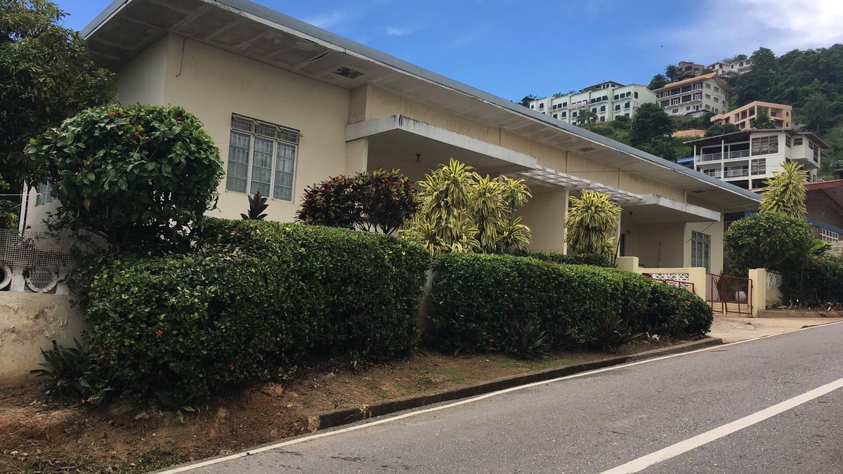 Glencoe House | Charming 1-bedroom house in brilliant Point Cumana, Carenage with AC, Wi-Fi