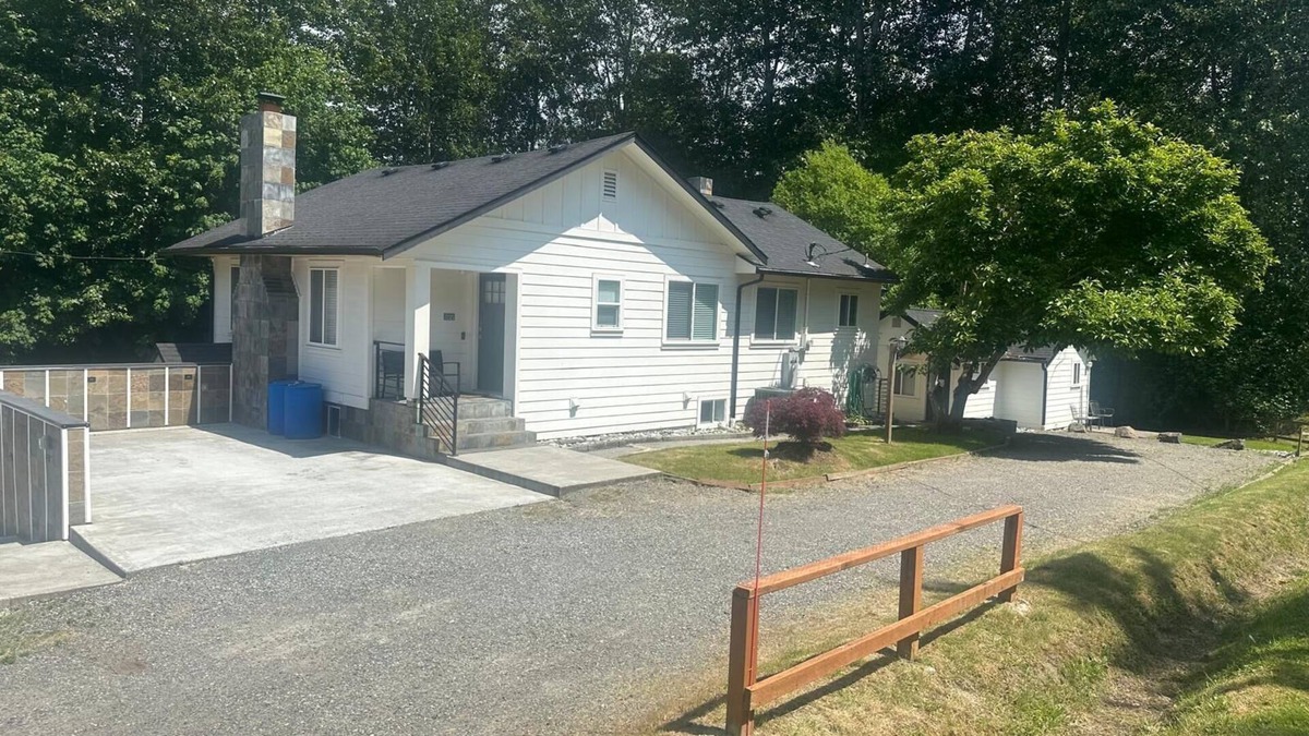 Kirkland House | Charming 1-bedroom house with WiFi, AC in serene Kirkland
