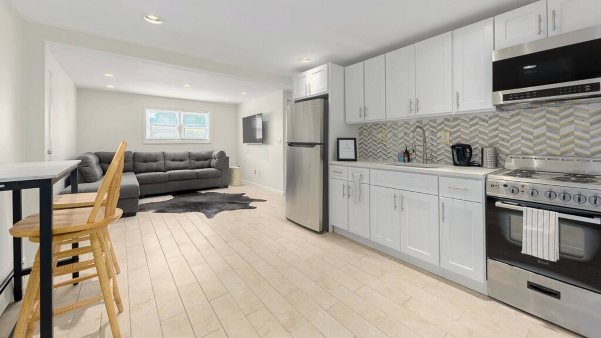 Baldwin Harbor House | Charming 1-bedroom house in Baldwin by the Water