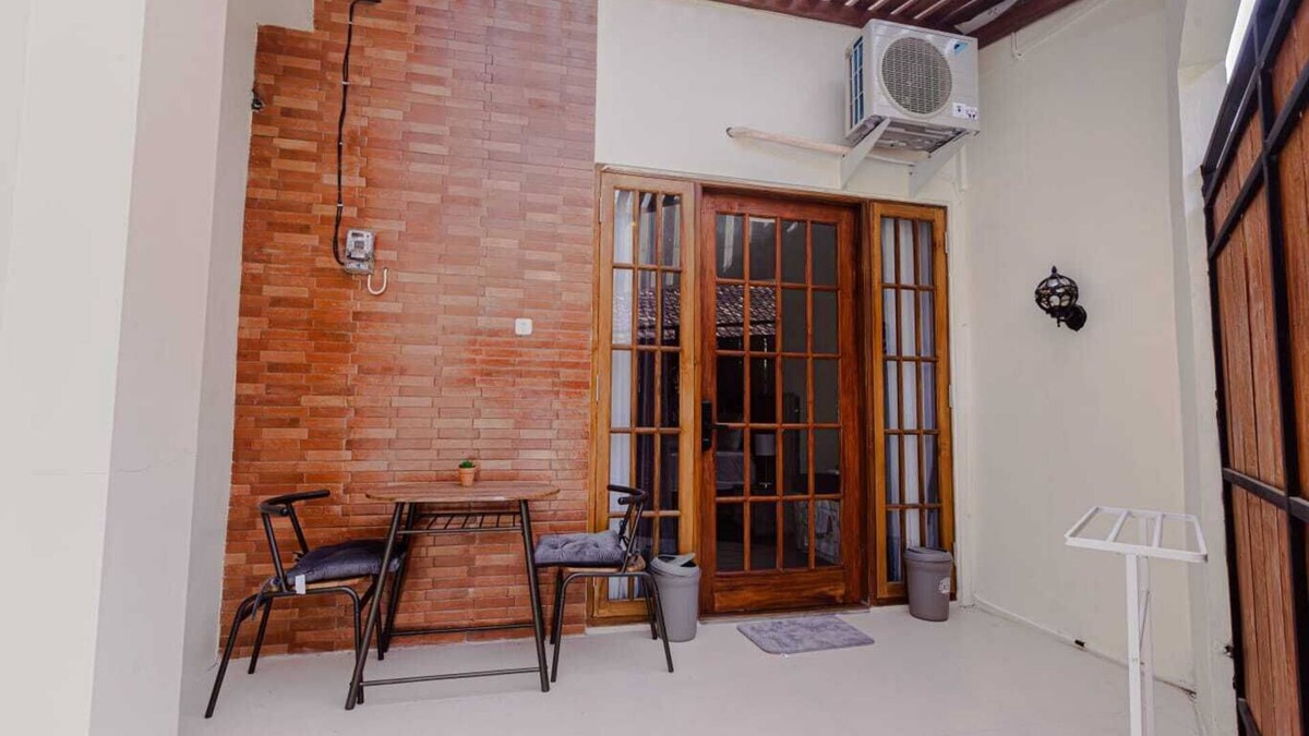 Prawirotaman House | Charming 1-bedroom house in fabulous Jogja with WiFi, AC, Smart TV, Hot Shower