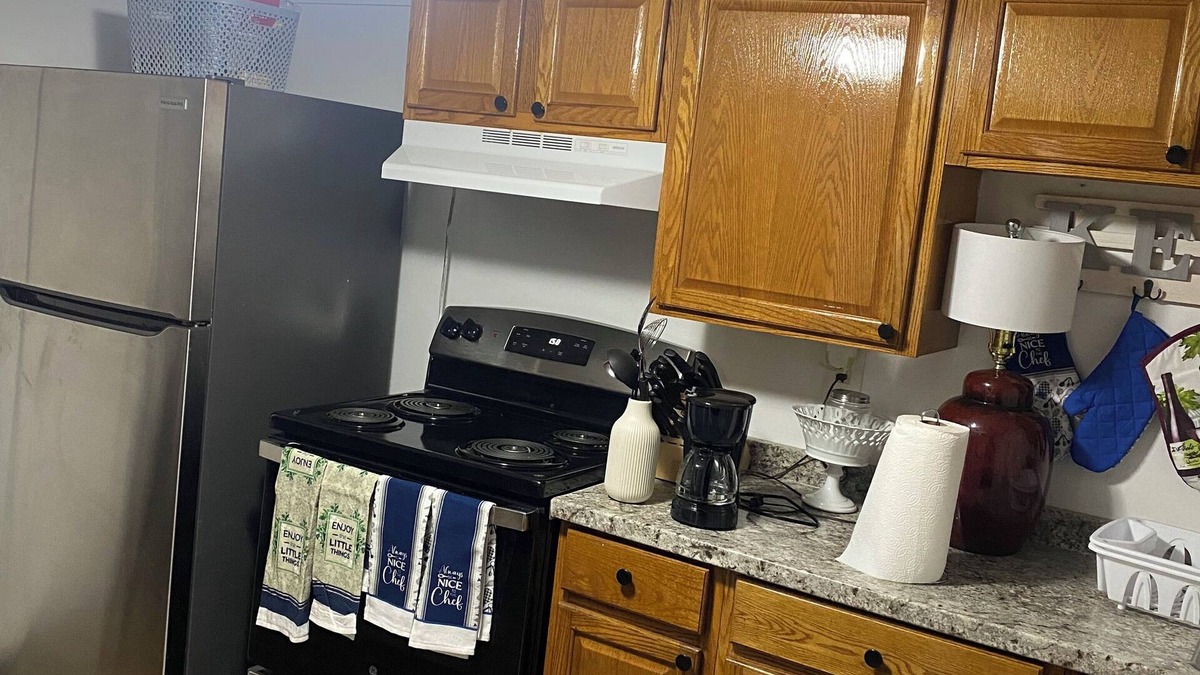 Beaver Hills House | Charming 1-bedroom in a house in New Haven CT. Close to Yale
