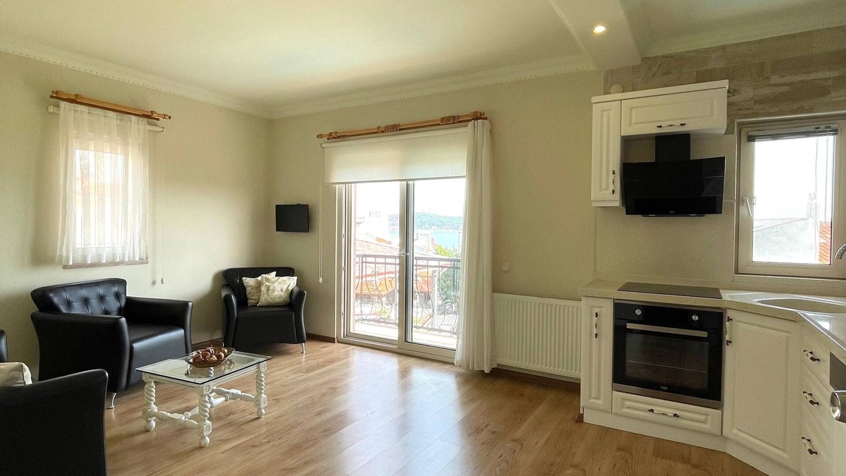 Mithatpasa Apartment | Charming 1-Bedroom Sea View Apartment with Kitchen on Cunda Island