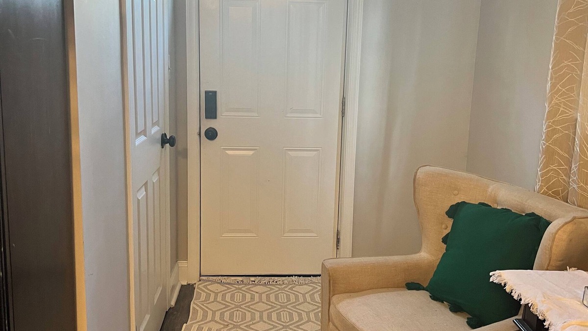 North Chesterfield House | Charming 1-bedroom suite with WiFi and AC in Bon Air