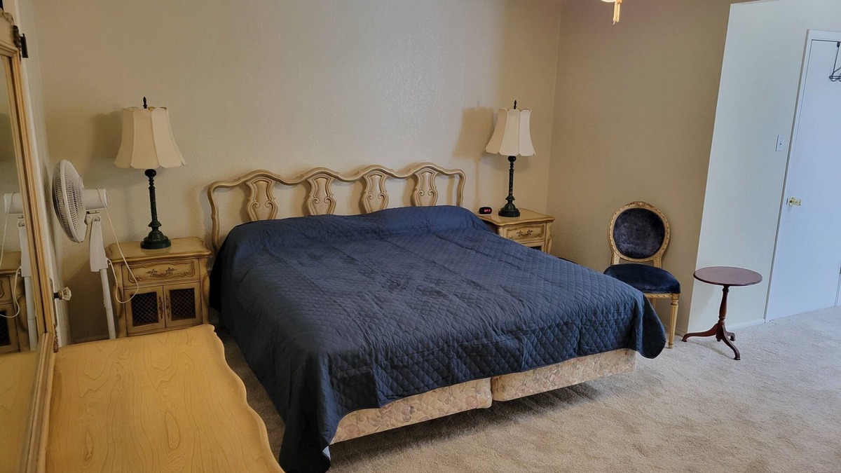 Odessa House | Charming 1-bedroom suite with AC, WiFi in marvelous Odessa
