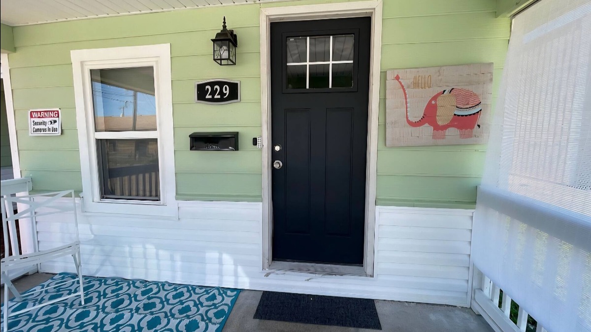 Osceola House | Charming 1-bedroom townhome in Osceola