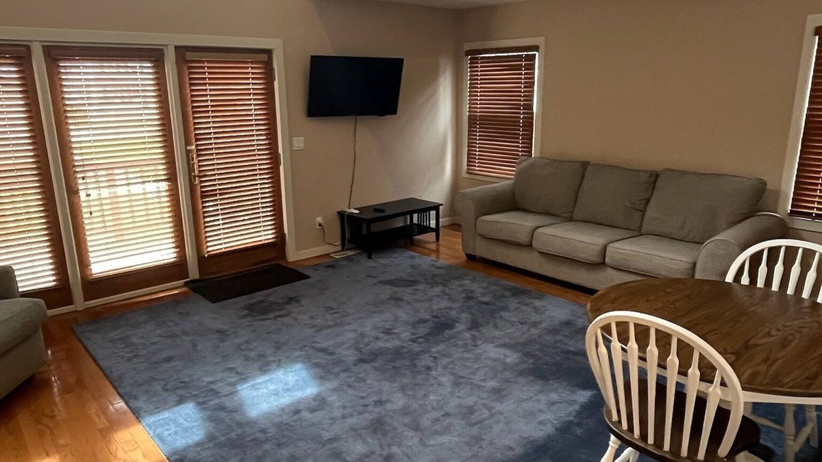 Lake Geneva House | Charming 1-bedroom house with AC, WiFi in wonderful Lake Geneva