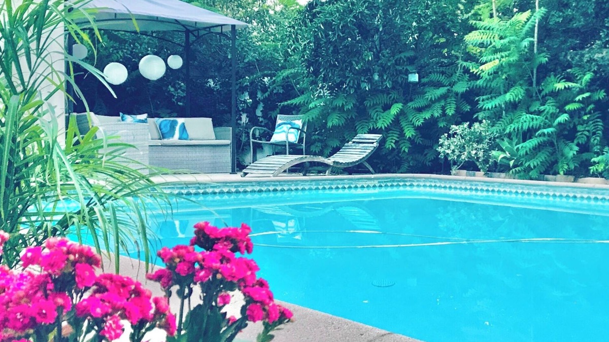 Lake Balboa House | Charming 1-bedroom house in awesome Los Angeles with AC, WiFi, Pool
