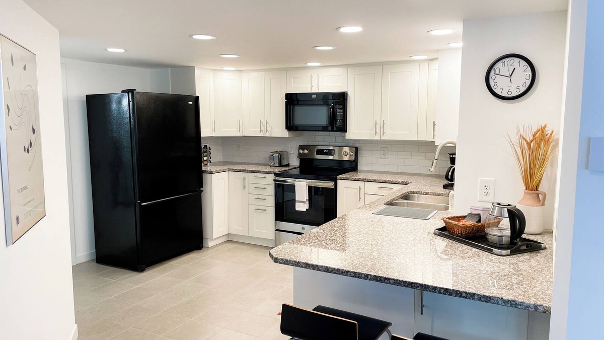Independence Apartment | Charming 1-bedroom Lakefront Oasis on Independence