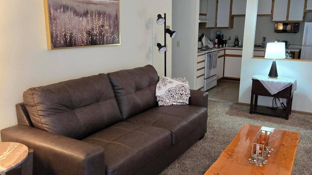 Saint James Apartment | Charming 1-bedroom full furnished apartment, full kitchen, WiFi, in Saint James