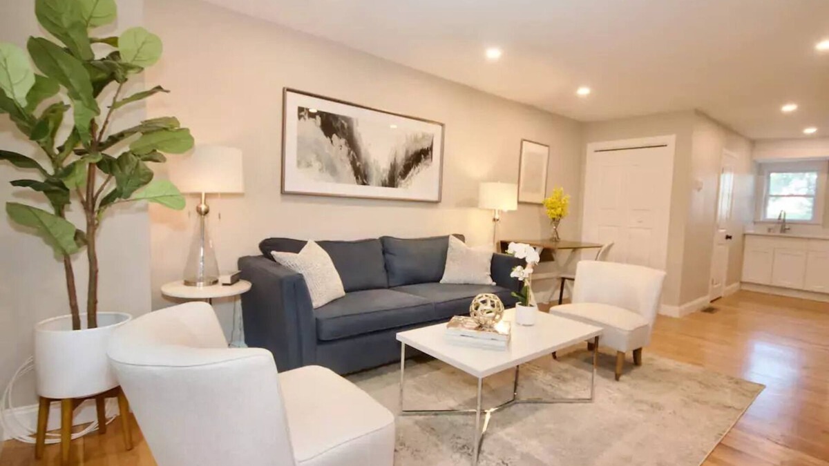 Woburn House | Charming 1 BR private entrance apt commuters dream