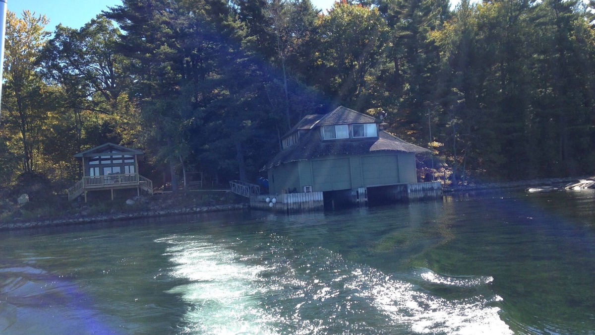 Murray Isle Cottage | Charming 1000 Islands 4-bedroom cottage on Murray Isle, Clayton with WiFi access