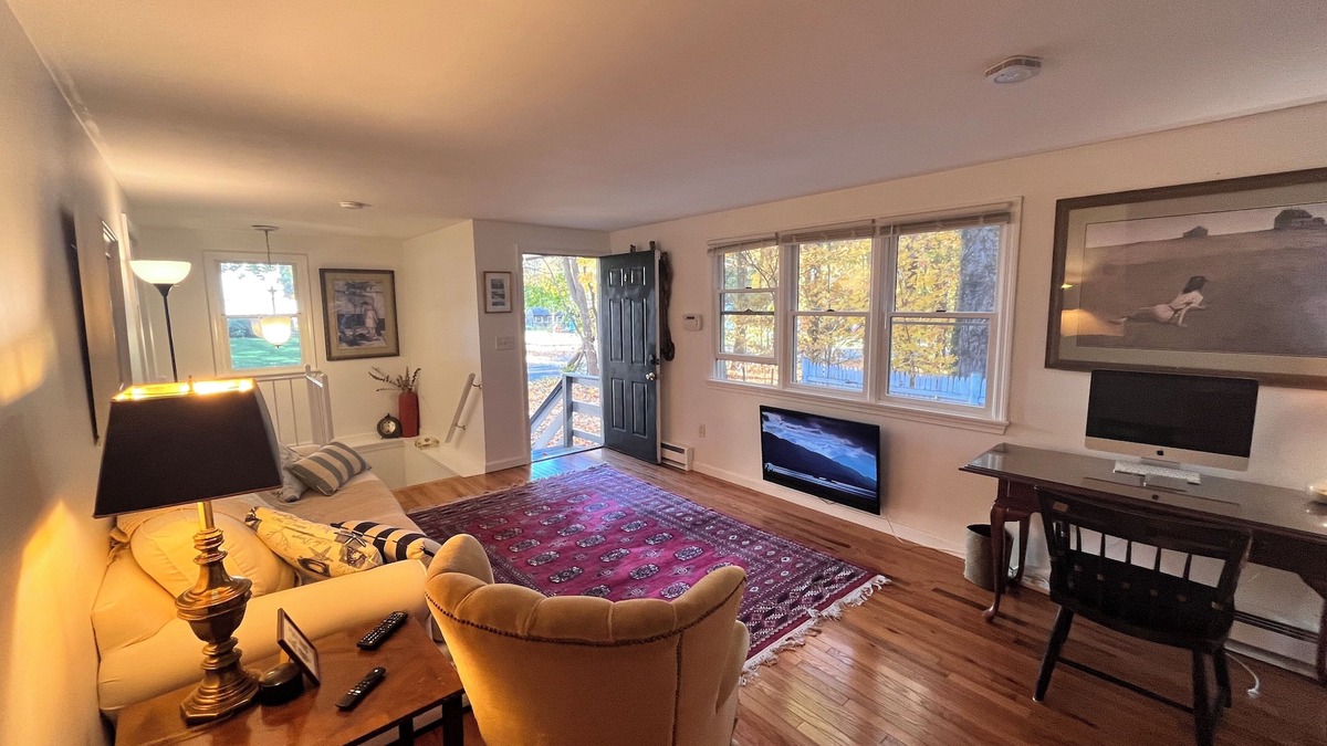 Wayland Apartment | Charming 1000 Sq Ft 1 Bedroom Aupair Suite: Prime Wayland Location
