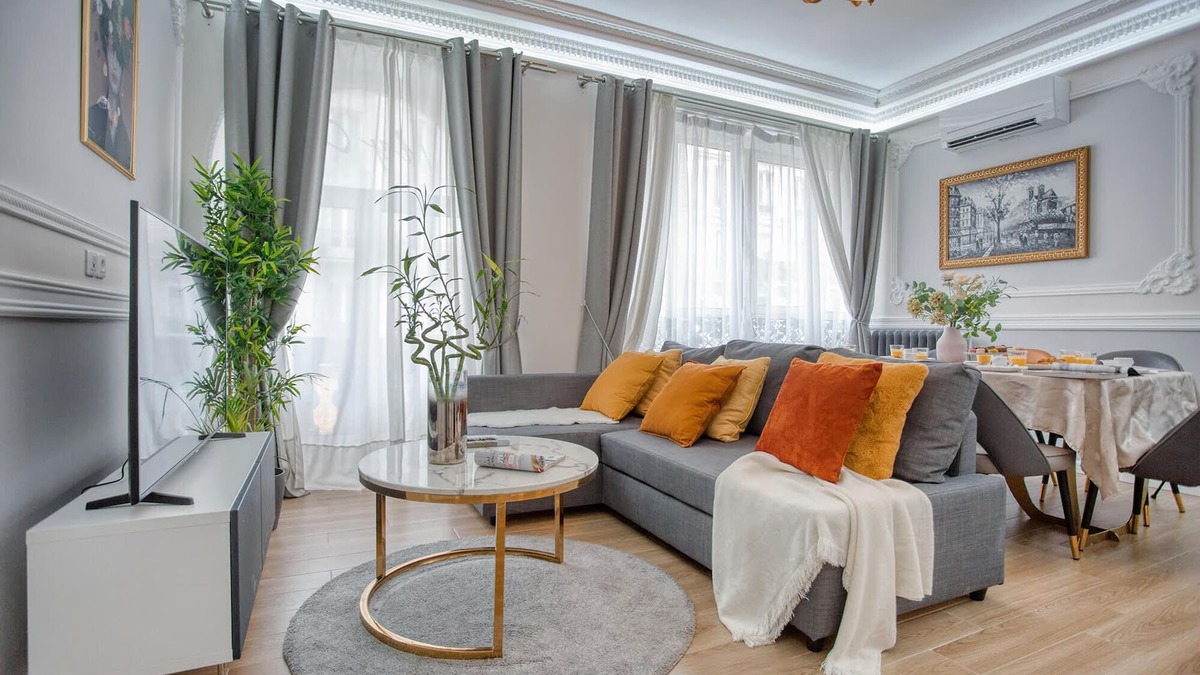Bonne-Nouvelle Apartment | Charming 150m² 5BR Romantic City Center w/Aircon