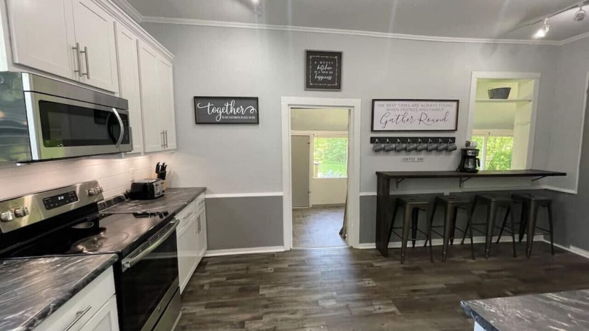 Ironton House | Charming 1860s Renovated Home