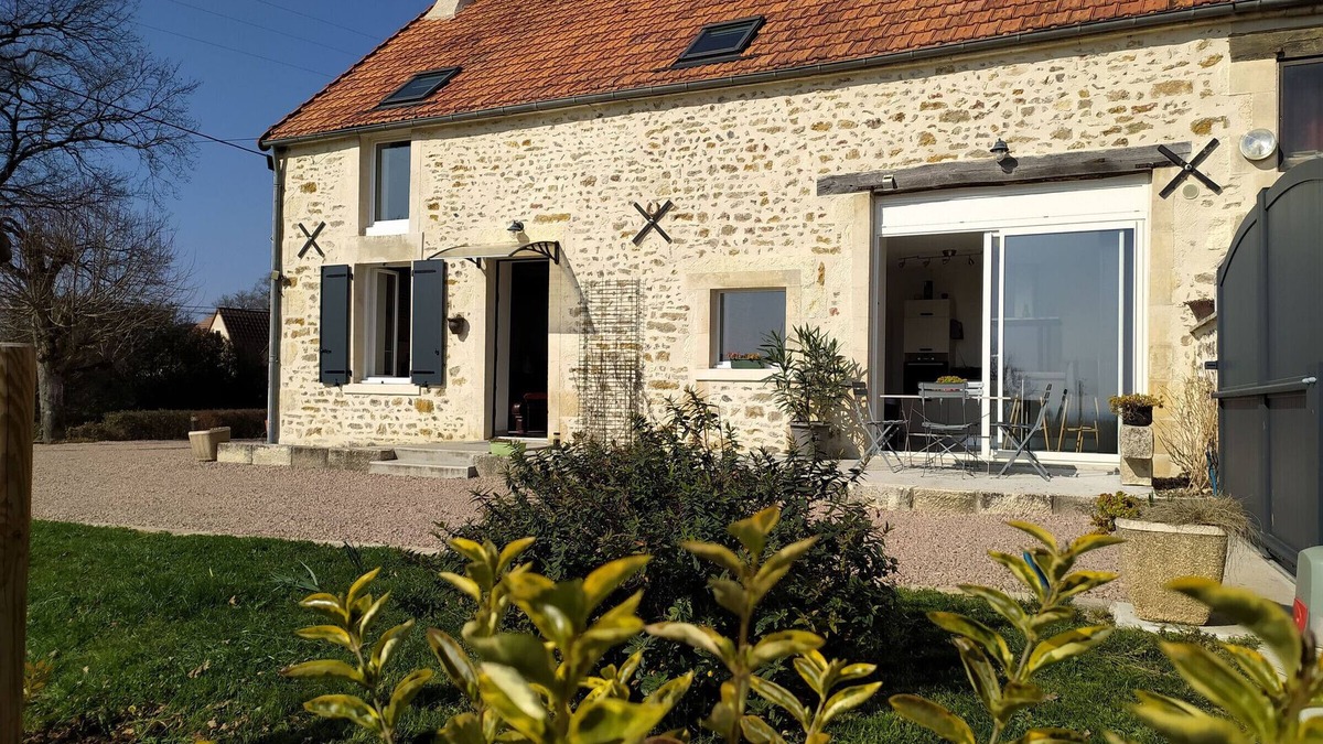 Nohant-Vic Cottage | Charming 1864 Stone House with Garden, Near George Sand's Estate, 10 min from La Châtre