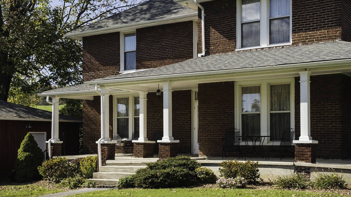 Bristol Other | Charming 1880 House Near Soho Lake Nascar Golf. Close to Bristol and Abingdon.