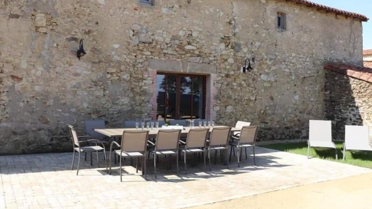 Les Herbiers Cottage | Charming 18th Century Cottage with Pool, Sleeps 10, Near Les Herbiers