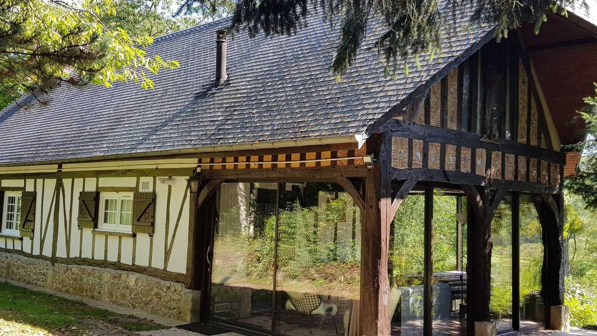 Broglie House | Charming 18th century Normandy House by the river 150 km from Paris