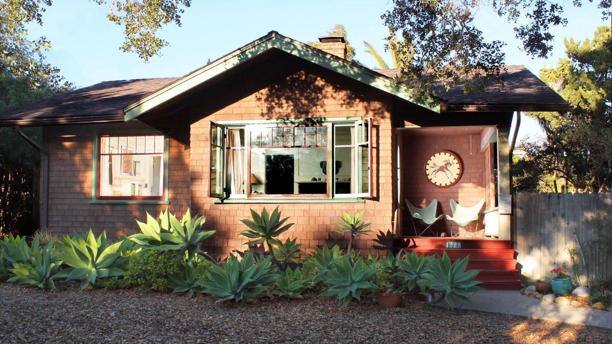 Laguna House | Charming 1917 Craftsman Bungalow - Full Garden & Hot Tub, 6 blocks to Downtown