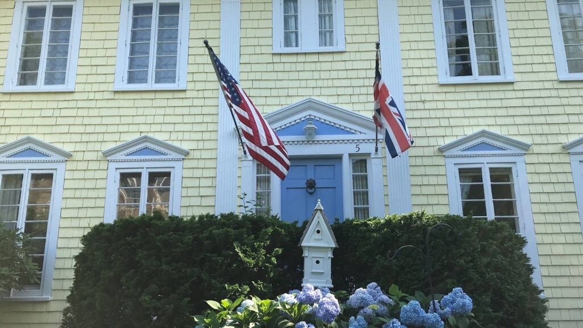 Top of the Hill House | Charming 1919 Newport RI Townhouse