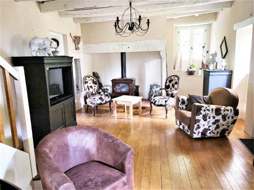Altillac House | Charming 1930s Home in Altillac, cleaning included