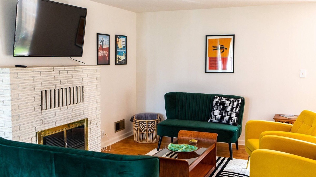 Baker City House | Charming 1950s Time Capsule Near Downtown Baker City, Oregon