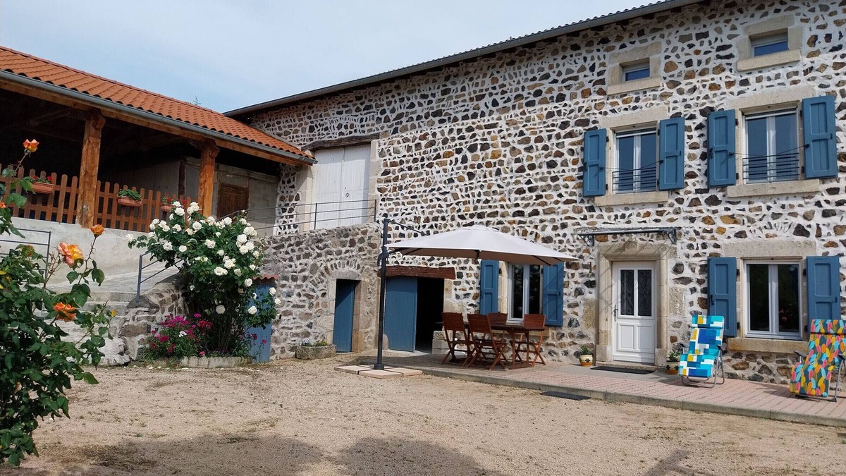 Saint-Vincent Cottage | Charming 19th-Century Farmhouse: Heated, Baby-Friendly, Near Loire Gorges & Historic Sites