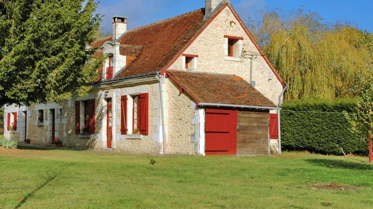 Genille Cottage | Charming 19th Century Restored Farmhouse with 5 Bedrooms, Spacious Garden, and Nearby Leisure Activities