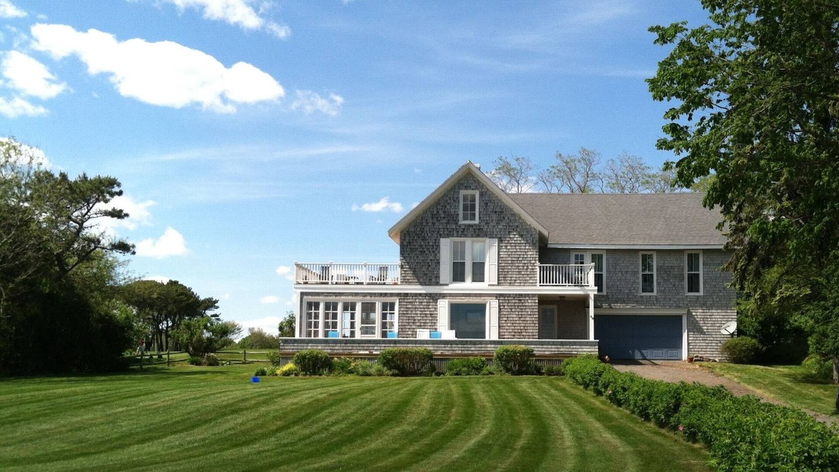 Biddeford Pool House | Charming 19th Century Oceanfront Biddeford Pool Home