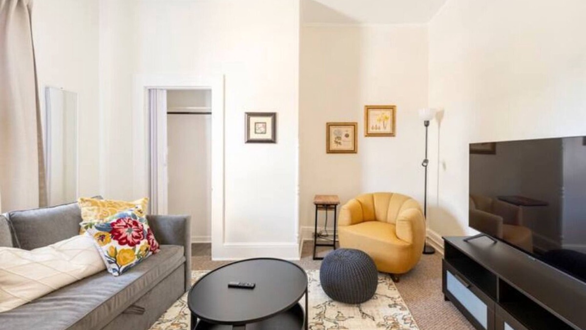 Danville Apartment | Charming 1bd/1bath on Main St.