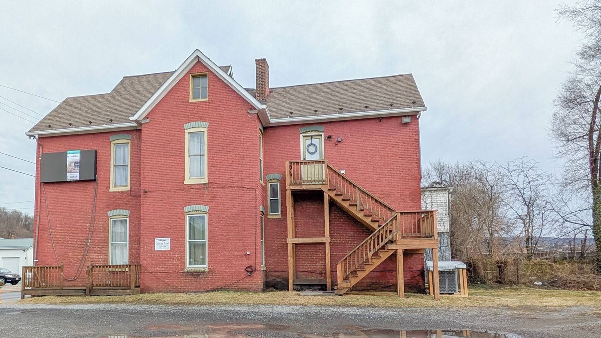Cumberland Apartment | Charming 1BR Apartment 1st Floor Cumberland Gem
