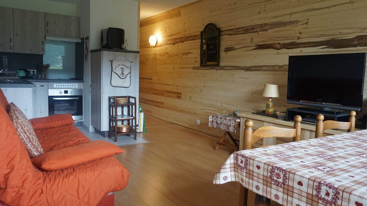 Meaudre Apartment | Charming 1BR Apt in Méaudre Village - Close to Ski Slopes, Balcony, Wi-Fi, Parking