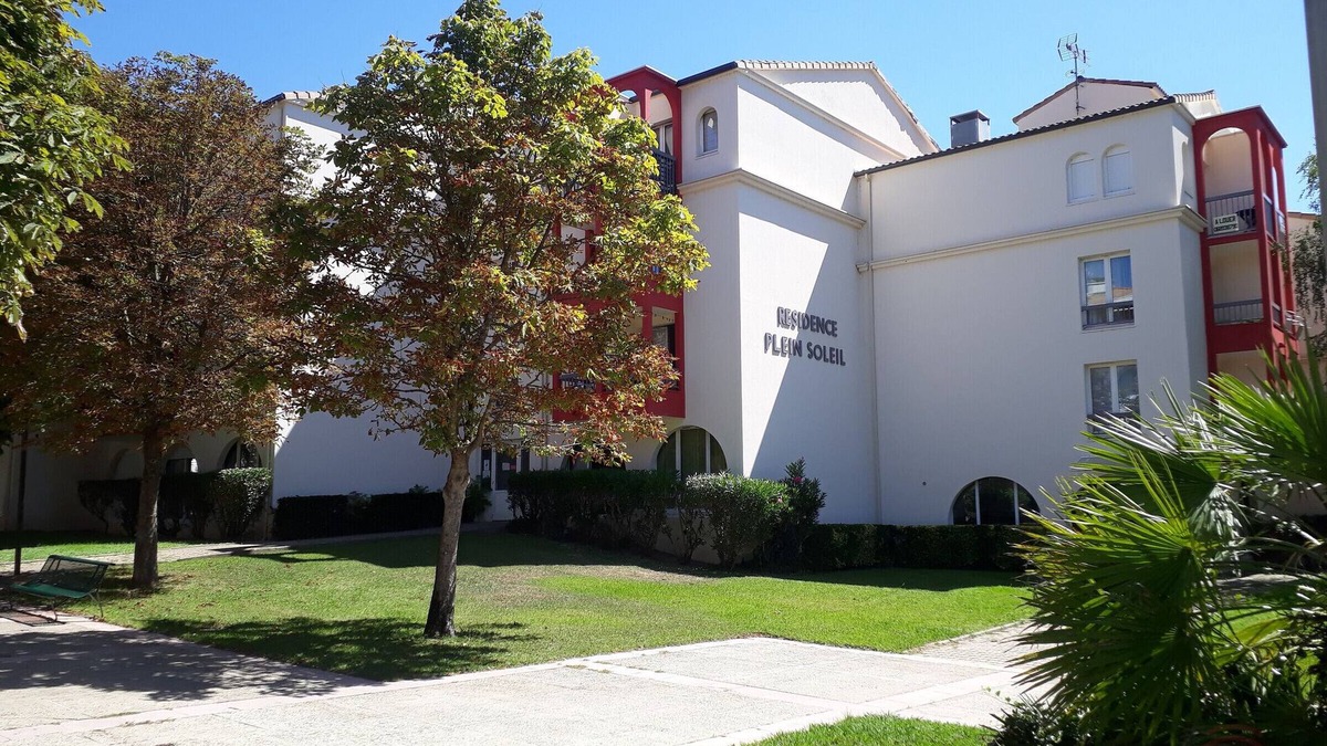 Lamalou-les-Bains Apartment | Charming 1BR Apartment with Forest View, Wi-Fi, Balconies, Close to Thermes and Town Center