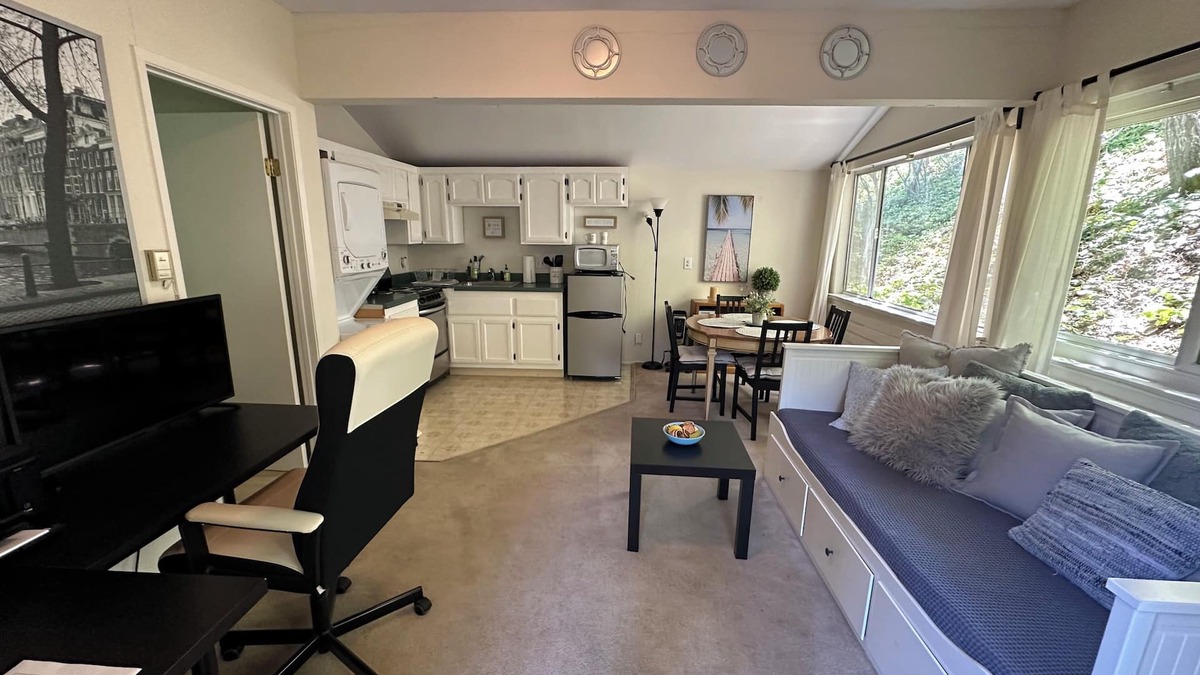 Northwood - Tara House | Charming 1BR Guest House, Orinda