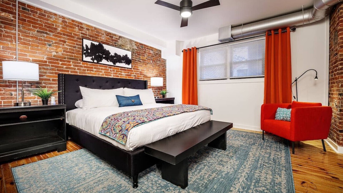 Old City Apartment | Charming 1BR in Philly with Courtyard View