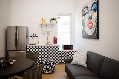 Burbank House | Charming 1BR Near Airport & Studios , EV