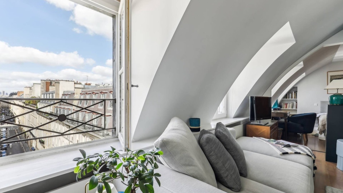Quartier de la Place-Vendome Apartment | Charming 1BR near Tuileries & Louvre