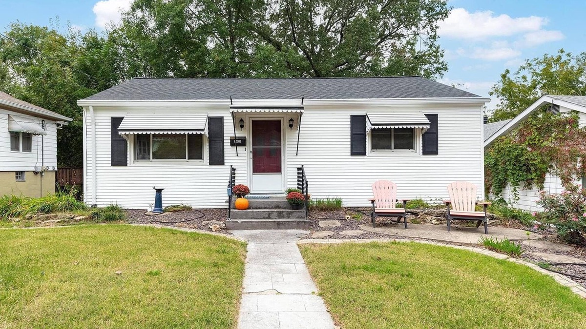 Edwardsville House | Charming 1BR Near Historic Downtown Edwardsville & SIUE