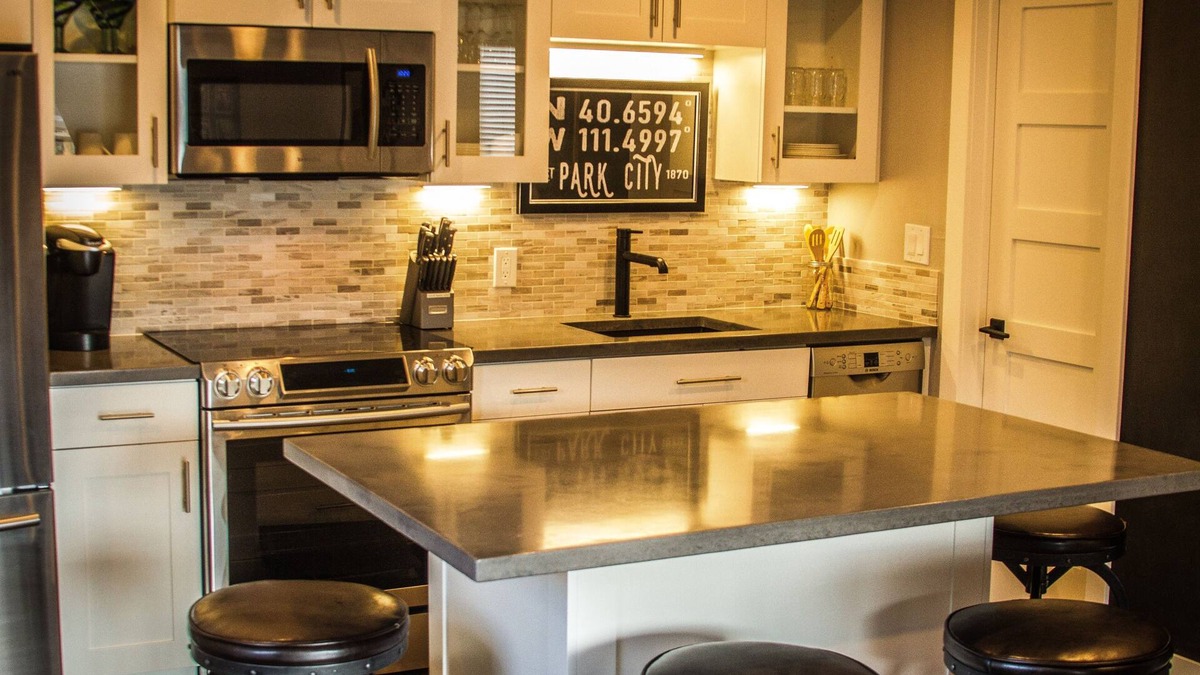 Park City Condo | Charming 1BR Ski Getaway - Walk to Lifts - Canyons Village, Park City Resort