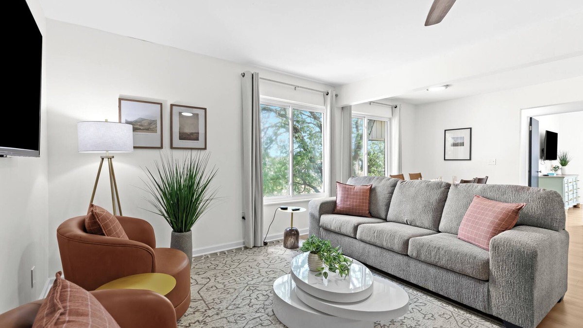 Royal Oak Apartment | Charming 1BR Upper Flat in the Heart of Royal Oak